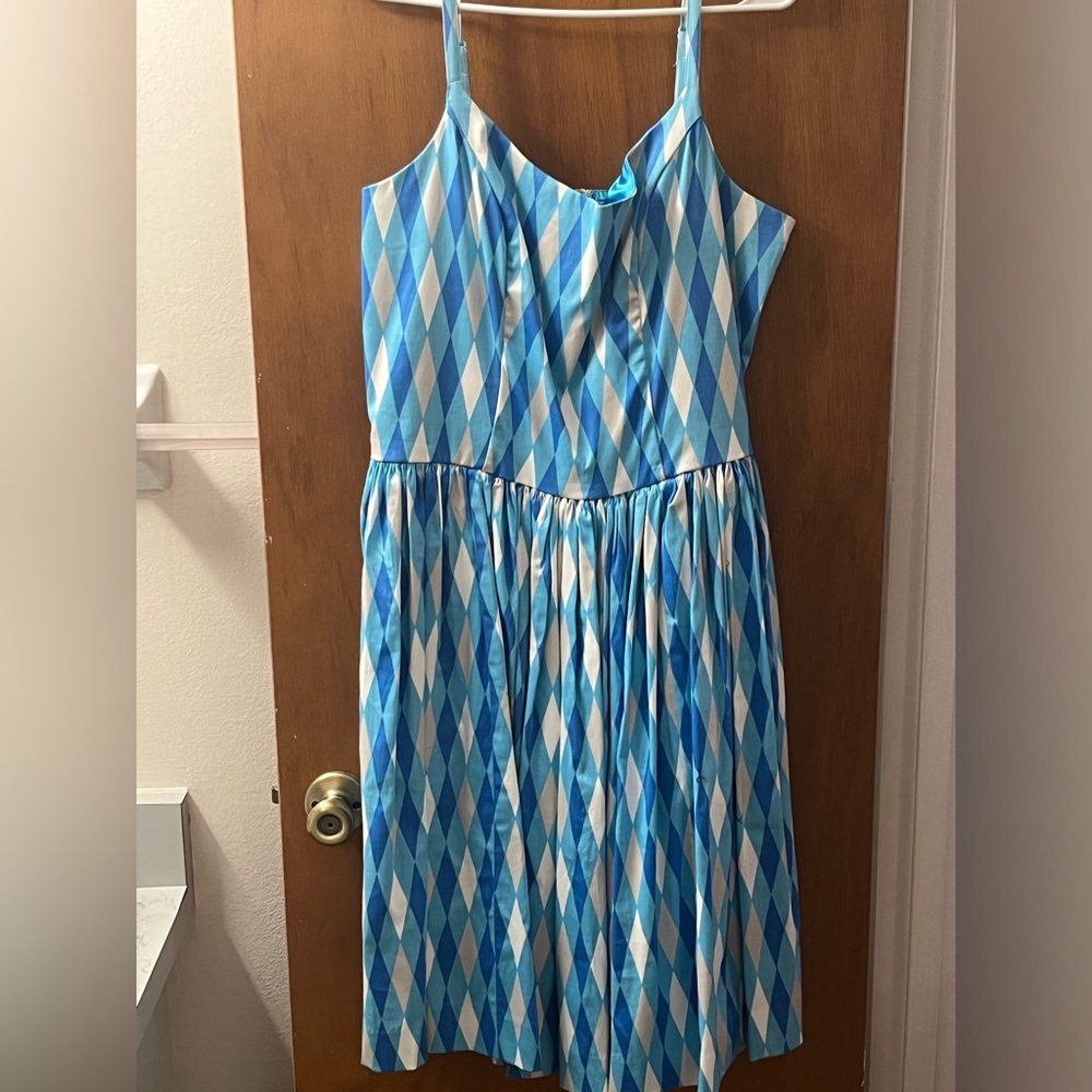 Retro chic dress